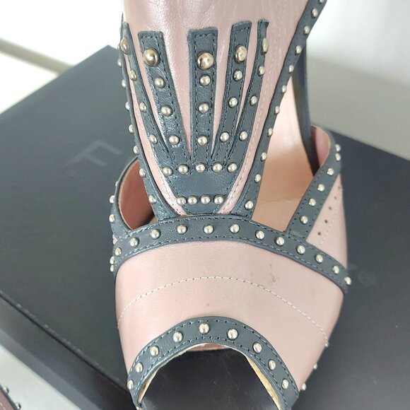 Soft PInk and Grey Leather Studded Open-Toe Heels - Size 39 (US 8.5) - Picture 3 of 6